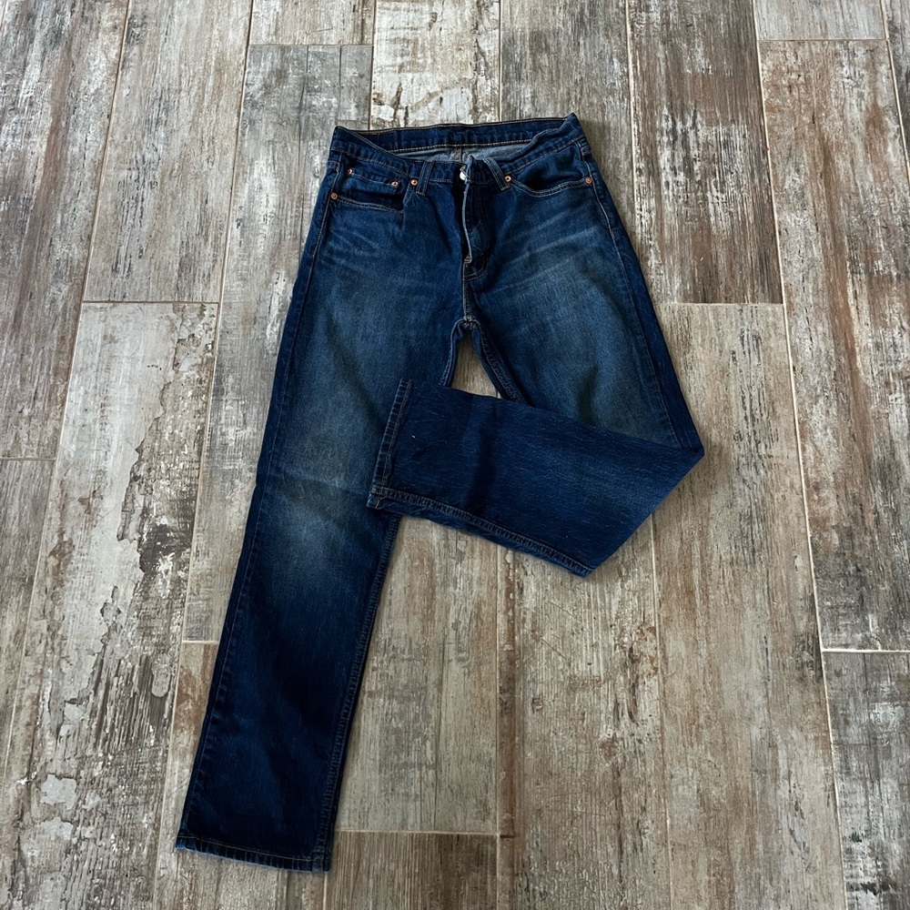 Mens Levi W32 L30 denim jeans. 2 pairs of Jeans.